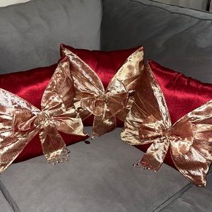 Pier 1: 3 Holiday pillows🎄🎅🏼🤶🧑‍🎄